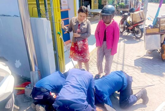 Tak Hanya Padamkan Api, Damkarmat Kedungadem Bojonegoro Evakuasi Kunci Warga IMG 20260702 WA0015
