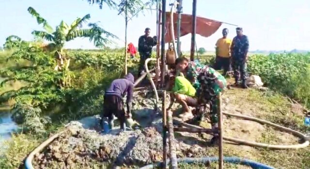 TNI AD Tebar Harapan, Sumur Bor di Dermolemahbang Lamongan Siap Atasi Kekeringan IMG 20260702 WA0035