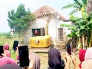 Rumah Hasil Kerja TKI Hong Kong di Bojonegoro Dibongkar, Diduga Dipicu Konflik Rumah Tangga IMG 20260706 WA0013