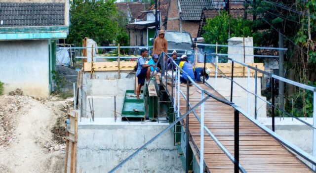 Jembatan Ngablak Segera Disempurnakan, Pemkab Bojonegoro Pastikan Sesuai Standar Keselamatan IMG 20260708 WA0027