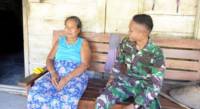 Silaturahmi dari Rumah ke Rumah, Satgas TMMD 129 Bojonegoro Pererat Hubungan dengan Warga Kesongo IMG 20260717 WA0049