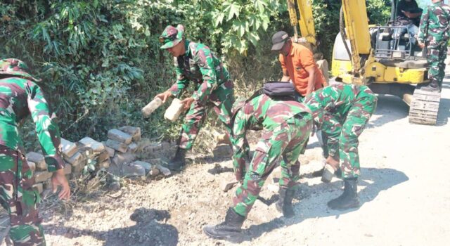 TMMD 129 Bojonegoro Tancap Gas, Paving Rusak di Dusun Mundu Kesongo Mulai Dibongkar IMG 20260717 WA0053