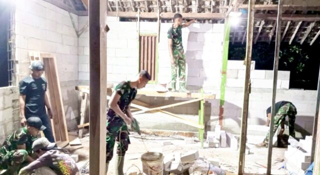 Aksi Satgas TMMD 129 Bojonegoro Bikin Salut, Rumah Warga Dikerjakan Hingga Malam Hari IMG 20260720 WA0032
