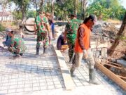 Sinergi TNI Rakyat di Lamongan, Jembatan Desa Dikebut Bersama IMG 20260723 WA0060