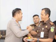 Sinergi Polres Kejari Lamongan Diperkuat, Pelayanan Hukum Jadi Fokus IMG 20260724 WA0001