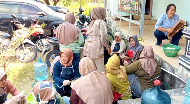 Ibu-Ibu PKK Kesongo Dibekali Keterampilan Usaha, TMMD 129 Bojonegoro Siapkan UMKM Baru IMG 20260730 WA0021