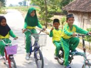 Tawa Anak-Anak Warnai Jalan Baru Hasil TMMD 129 di Desa Kesongo Bojonegoro IMG 20260730 WA0025