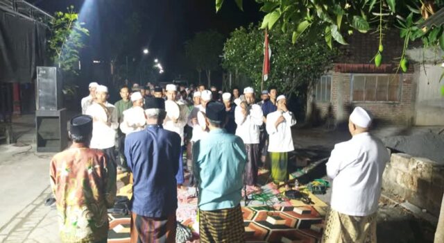 Malam 17 Agustus RT 1 Jubellor Lamongan Makin Meriah, Tasyakuran Digelar Bareng Maulid Nabi 1786896243211