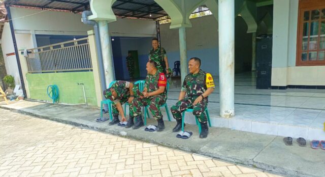 TMMD 129 Bojonegoro Hadirkan Keakraban, Ketua Tim Wasev dan Dansatgas Sholat Jumat Bersama Jamaah Kesongo IMG 20260803 WA0014