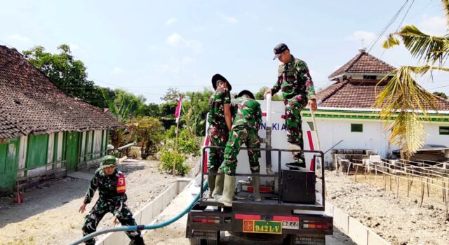 TMMD ke 129 Bojonegoro Bantu Warga Krebet, Air Bersih Diantar Langsung ke Rumah-rumah IMG 20260805 WA0018