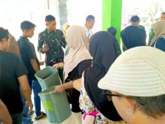 TMMD 129 Bojonegoro Edukasi Warga Kesongo Lewat Pembagian Tempat Sampah IMG 20260807 WA0022