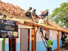 Keringat di Bawah Terik, TMMD Bojonegoro Wujudkan Rumah Layak Ibu Tini IMG 20260809 WA0022