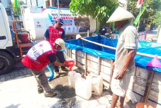Kekeringan Makin Terasa, PMI Bojonegoro Salurkan Air Bersih IMG 20260811 WA0082