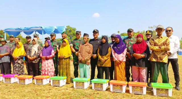 Sembako Dibagikan di Penutupan TMMD 129 Bojonegoro IMG 20260813 WA0036
