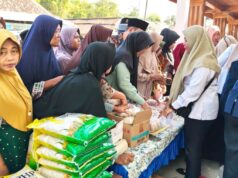 Warga Cengkir Kepohbaru Bojonegoro Berburu Minyakita hingga Beras SPHP Murah IMG 20260814 WA0004