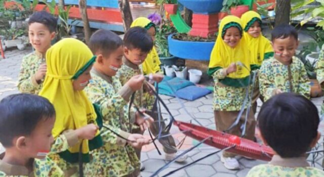 Kocak dan Seru, Siswa TK ABA II Bojonegoro Adu Kompak Saat Lomba Agustusan IMG 20260815 WA0007