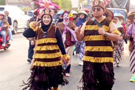 Dari Karnaval ke Sawah, Koramil Pucuk Titip Pesan untuk Masa Depan Lamongan IMG 20260816 WA0025