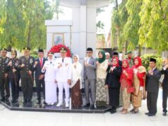 Ketua DPRD Abdulloh Umar Bacakan Proklamasi di HUT ke-81 RI Bojonegoro IMG 20260818 WA0017