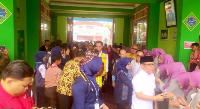Momen Menteri Pratikno di SMPN 1 Padangan Bojonegoro, Siswa Teriak hingga Foto Bareng IMG 20260822 WA0024