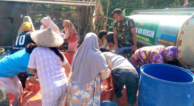Krisis Air di Bojonegoro, Kodim Kirim Ribuan Liter untuk Warga Tlogohaji IMG 20260823 WA0019