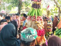 Gunungan Hasil Tani dan Oklik Semarakkan Sedekah Bumi Sobontoro Balen Bojonegoro IMG 20260828 WA0023