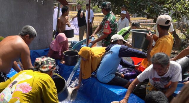 Kemarau Panjang Bikin Warga Tlogohaji Bojonegoro Kesulitan Air, 3 Tangki Dikerahkan IMG 20260904 WA0039