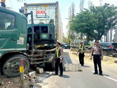 Truk Trailer Kecelakaan di Lamongan, Begini Respon Cepat Polisi