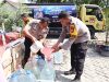 Polres Bojonegoro Bawa 10.000 Liter Air Bersih untuk Warga Kumpulrejo