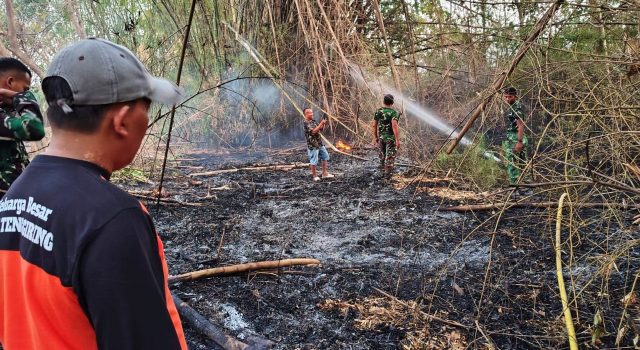 Kebakaran di Wateswinangun Lamongan, Tim Gabungan Cegah Api Meluas