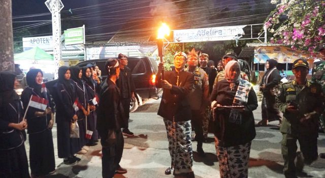 Dari Kayangan Api ke Trucuk Bojonegoro, Kirab Api Abadi Semarakkan HJB ke-349