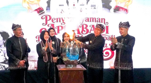 Sakral dan Penuh Makna, Prosesi Api Abadi Warnai HJB Bojonegoro ke-349