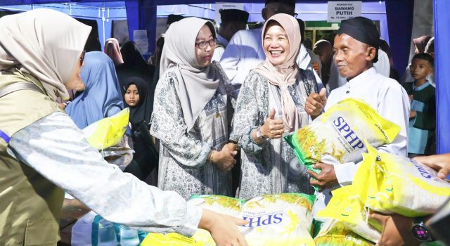 PASS ISYA’ Bojonegoro Diserbu Warga, Sembako Murah Jadi Buruan