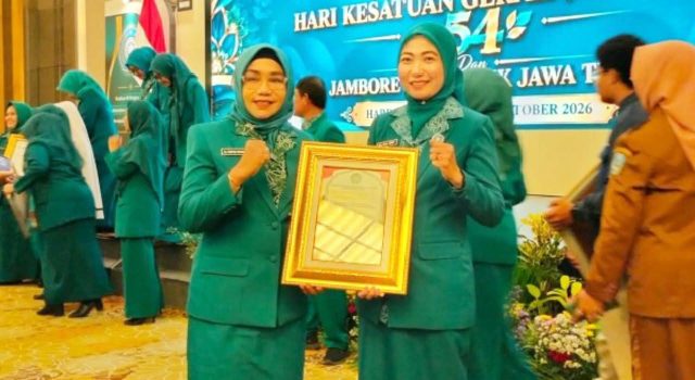Pengabdian Tiga Dekade Berbuah Penghargaan, Emy Tegaskan Komitmen untuk PKK Bojonegoro