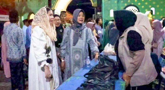 Bukan Pasar Murah Biasa, PASS ISYA Bojonegoro Bawa Bantuan Sosial